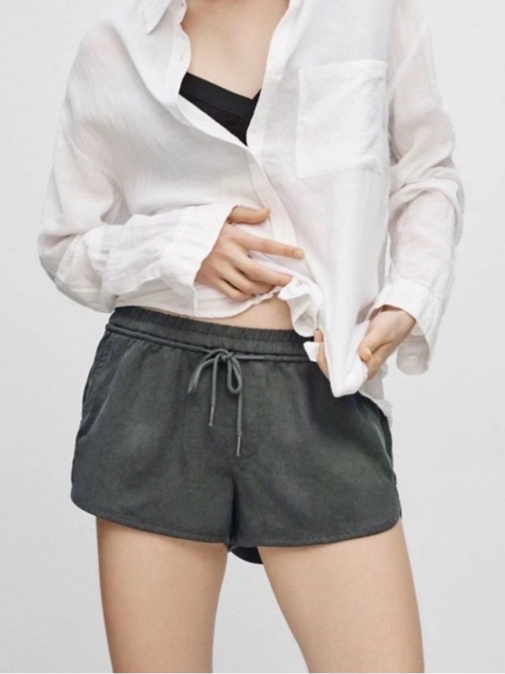 Aritzia Community Habitus Linen Blend Shorts